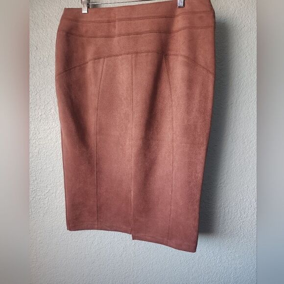 ANDREW MARC faux suede  Pencil Skirt full control waistband maeve color - Picture 5 of 8